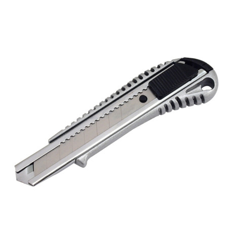 PRO multi-purpose cutter with 18 mm ZAMAK snap-off blade - 611195 - Beast