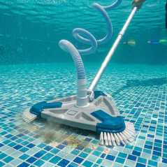 Balai Triangulaire avec Brosses - Piscine Liner - Durable et Efficace - D-Work