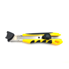 PRO multi-purpose snap-off blade cutter 18 mm with TPR handle - 611182 - Beast